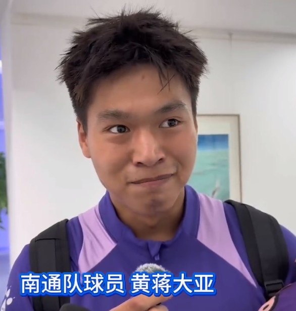 南通队球员黄蒋大亚:做梦都想踢苏超决赛,想把冠军带回南通